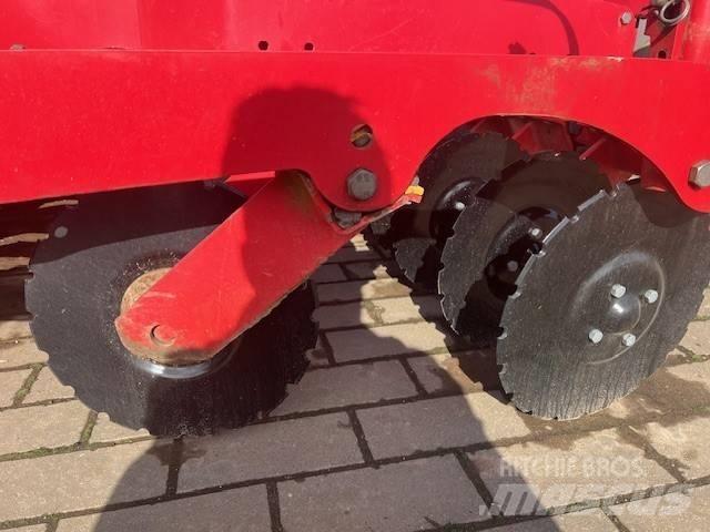 Väderstad Rapid400C Farm Drills