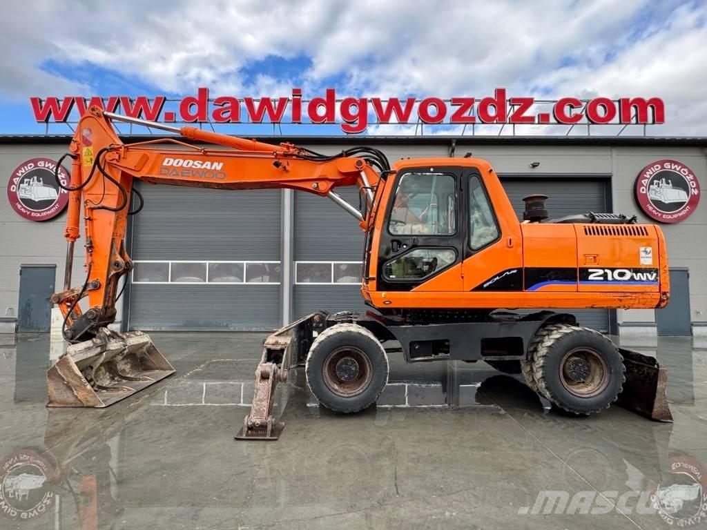 Doosan SOLAR 210W Wheeled Excavators