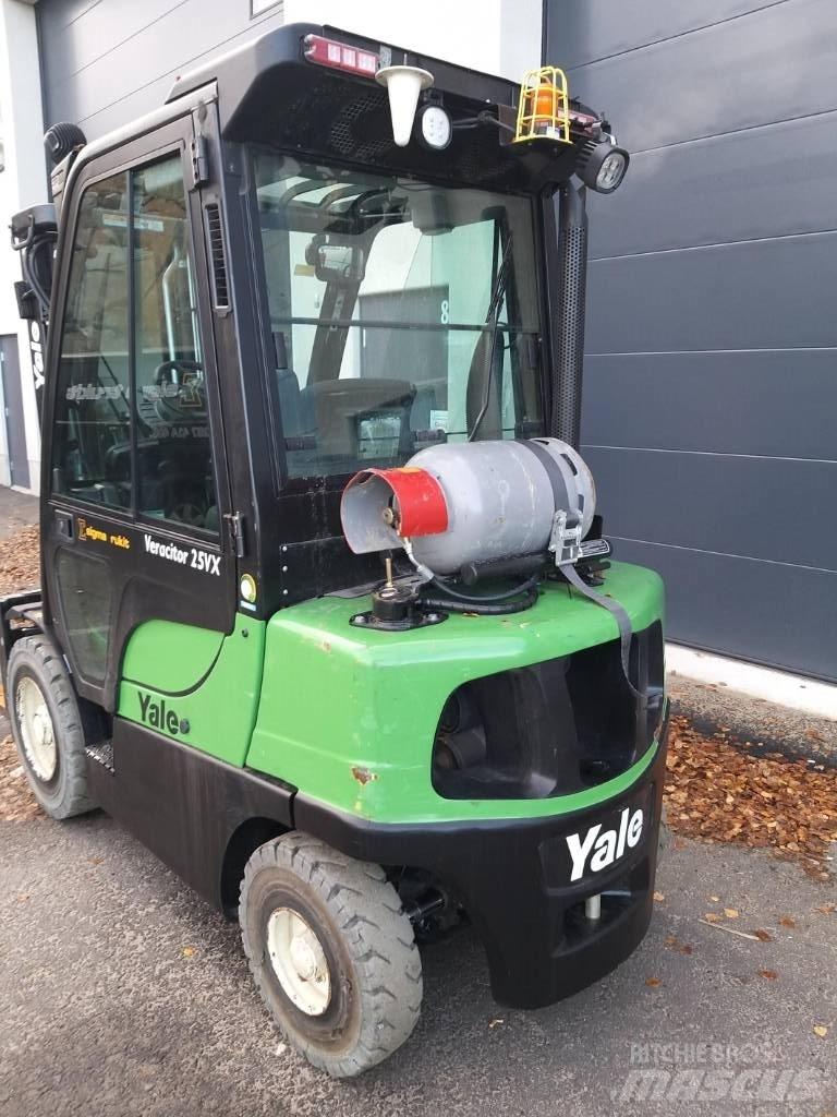 Yale GLP25VX LPG trucks