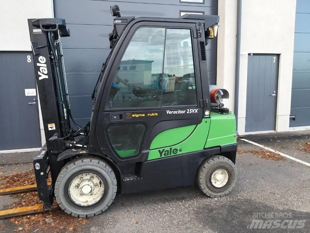 Yale GLP25VX LPG trucks