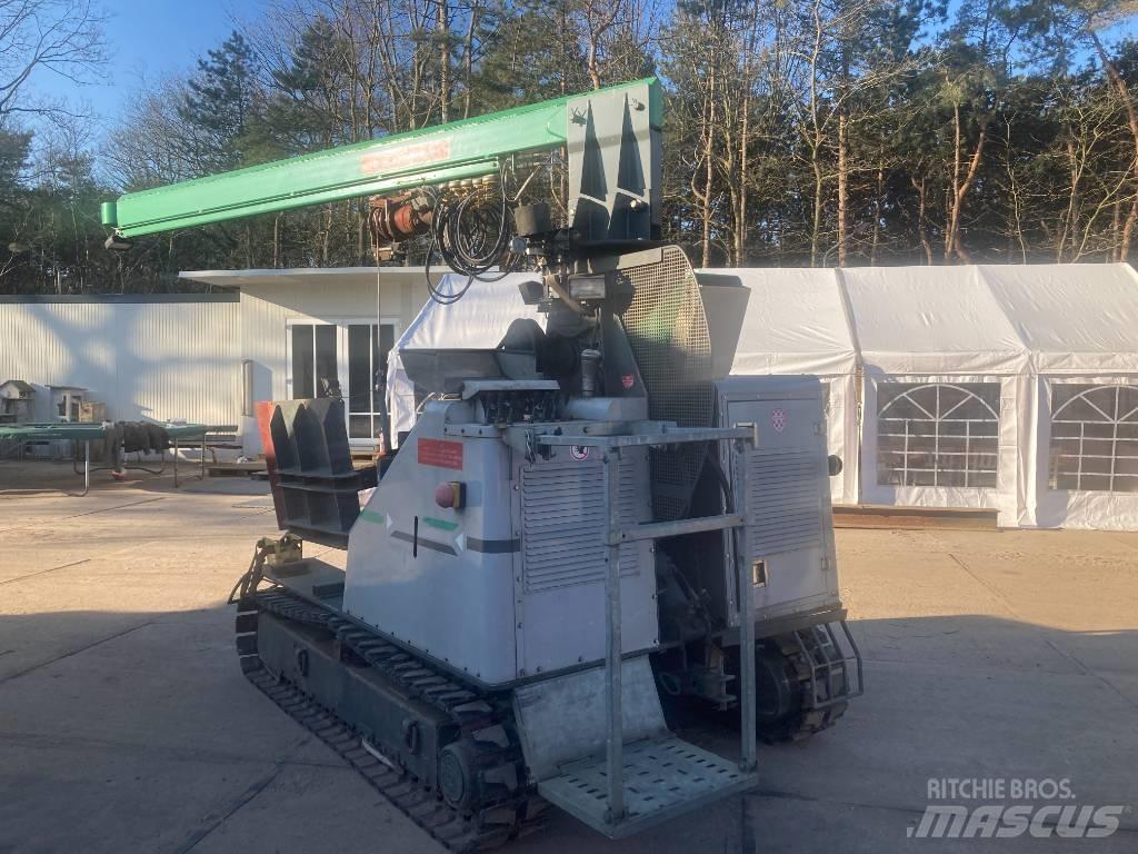  Handytrack Telescopic Handlers