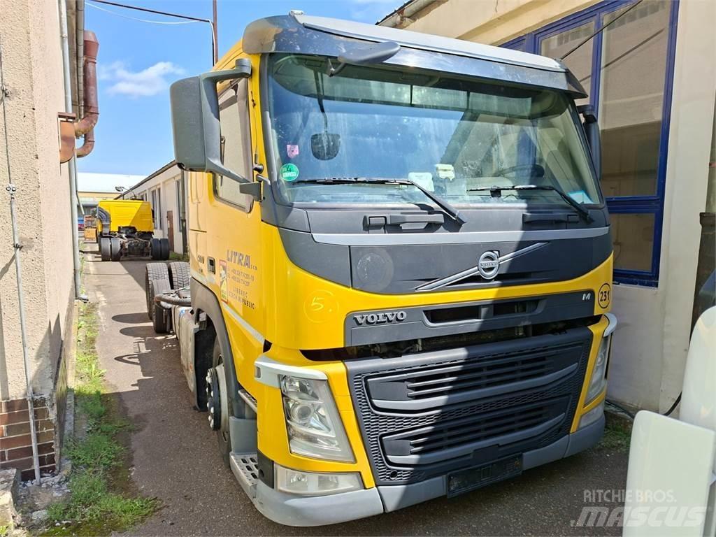 Volvo FM 500 6X2 Cab & Chassis Trucks