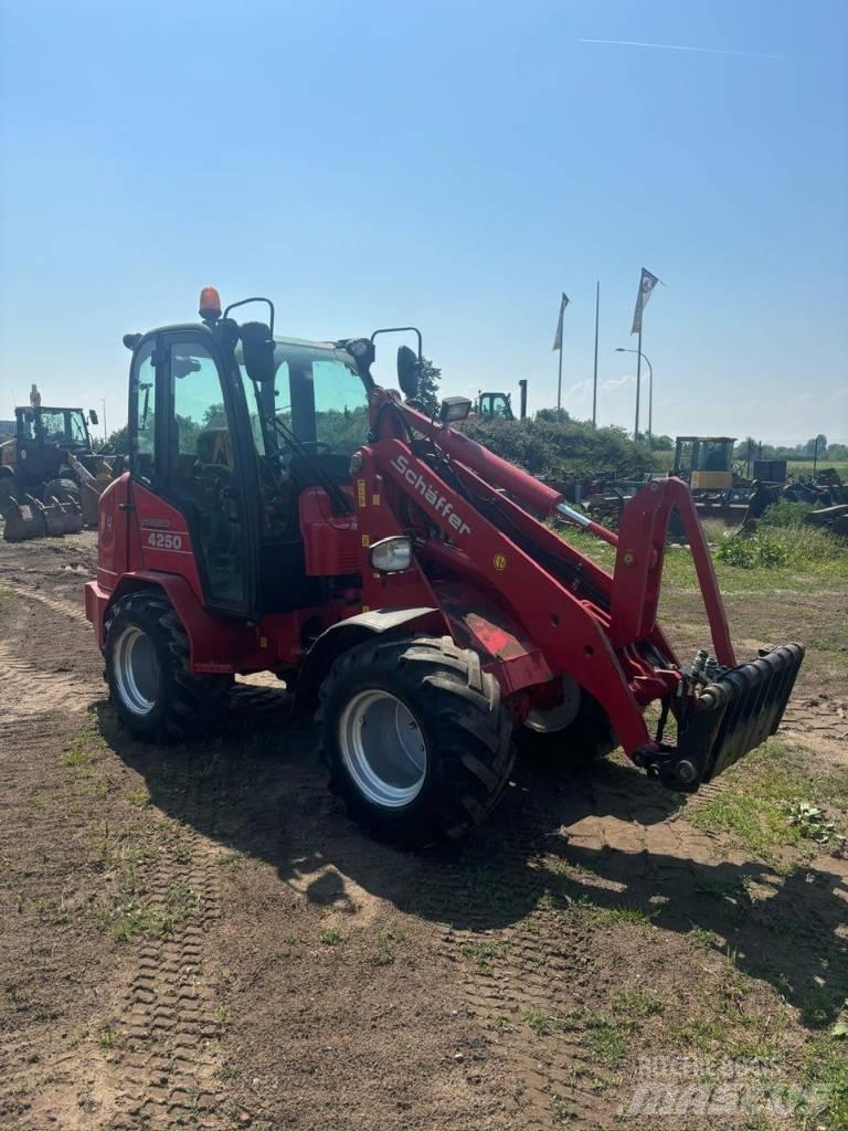 Schäffer 4250 Mini Loader