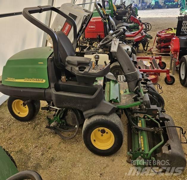 John Deere 2500 A Greens mowers