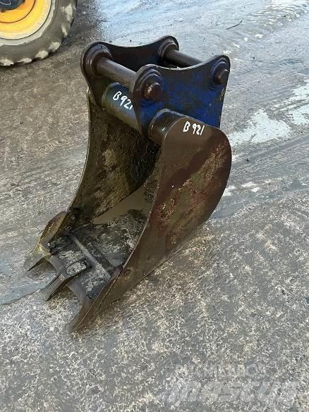  18 BUCKET, 50mm PINS Buckets