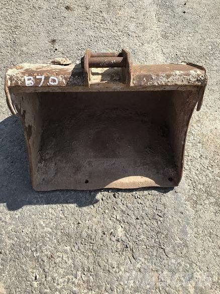  2' BUCKET, 30mm PINS Buckets