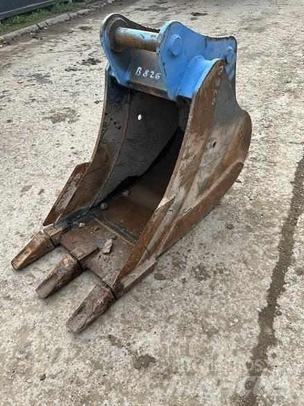  2' BUCKET, 65mm PINS Buckets