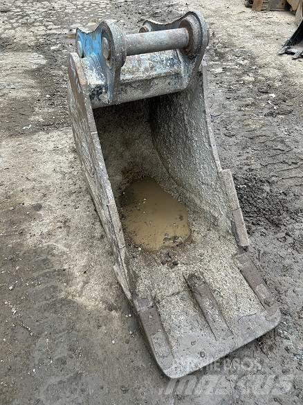  2' BUCKET, 65mm PINS Buckets