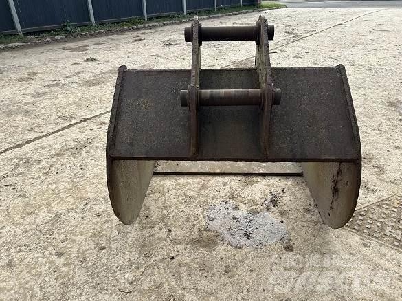  4' BUCKET, 80mm PINS Buckets