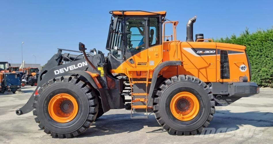 Doosan DL300-5 Wheel Loaders