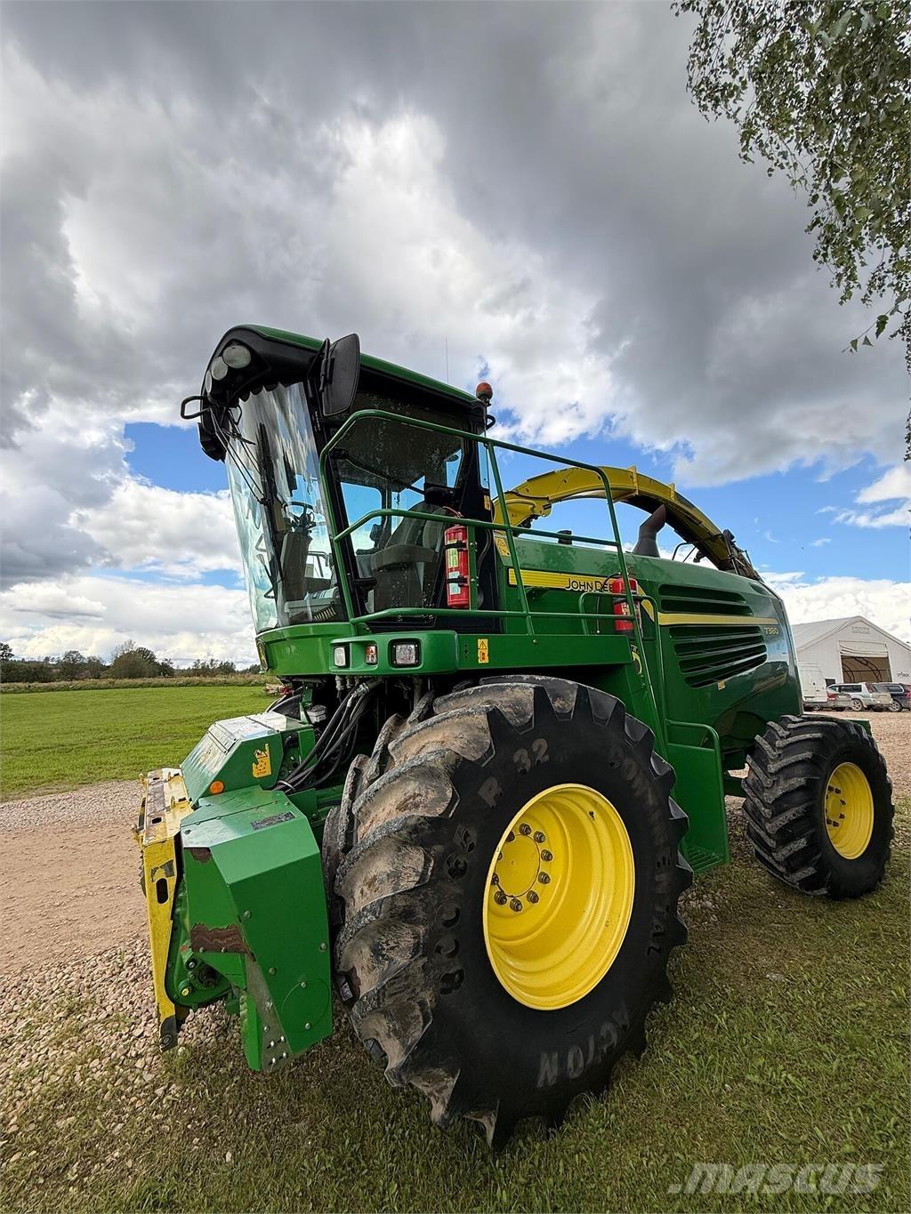John Deere 7380 Forage Harvester