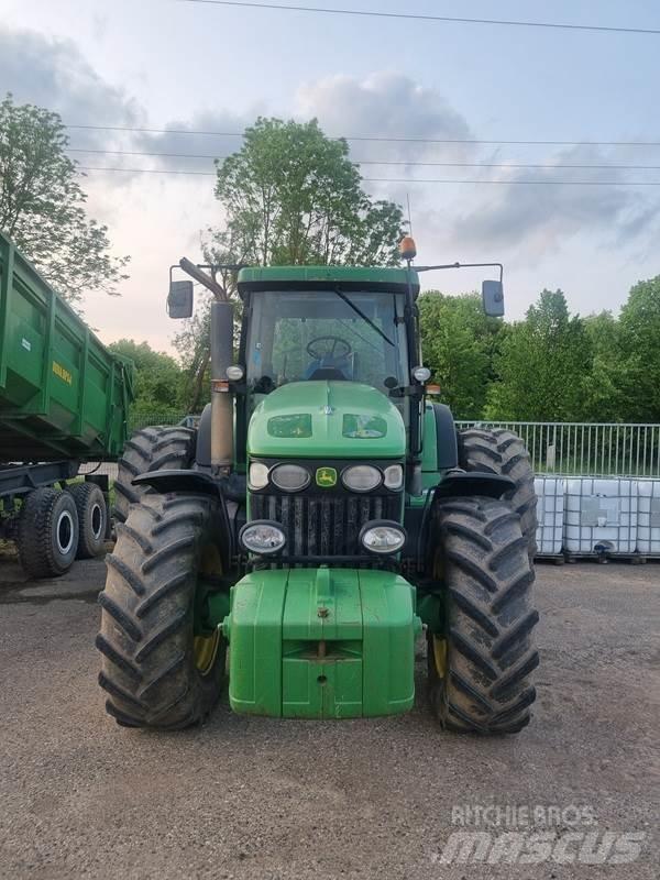 John Deere 7820 Tractors