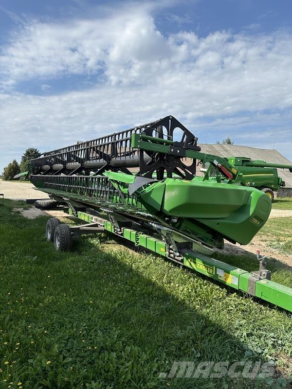 John Deere T670 Combine Harvesters