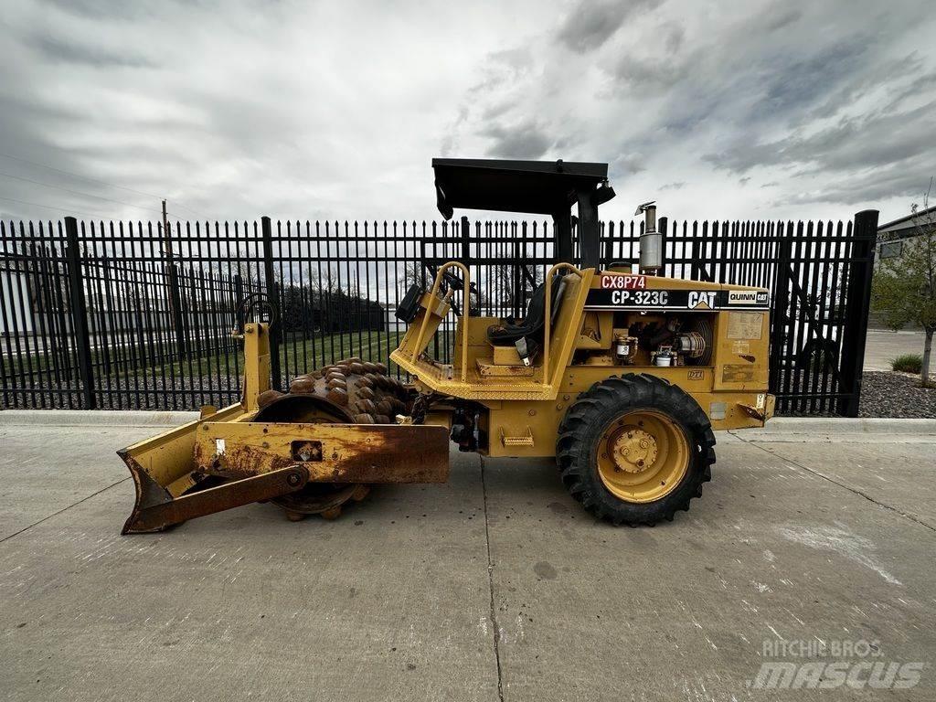 CAT CP-323C Tractors