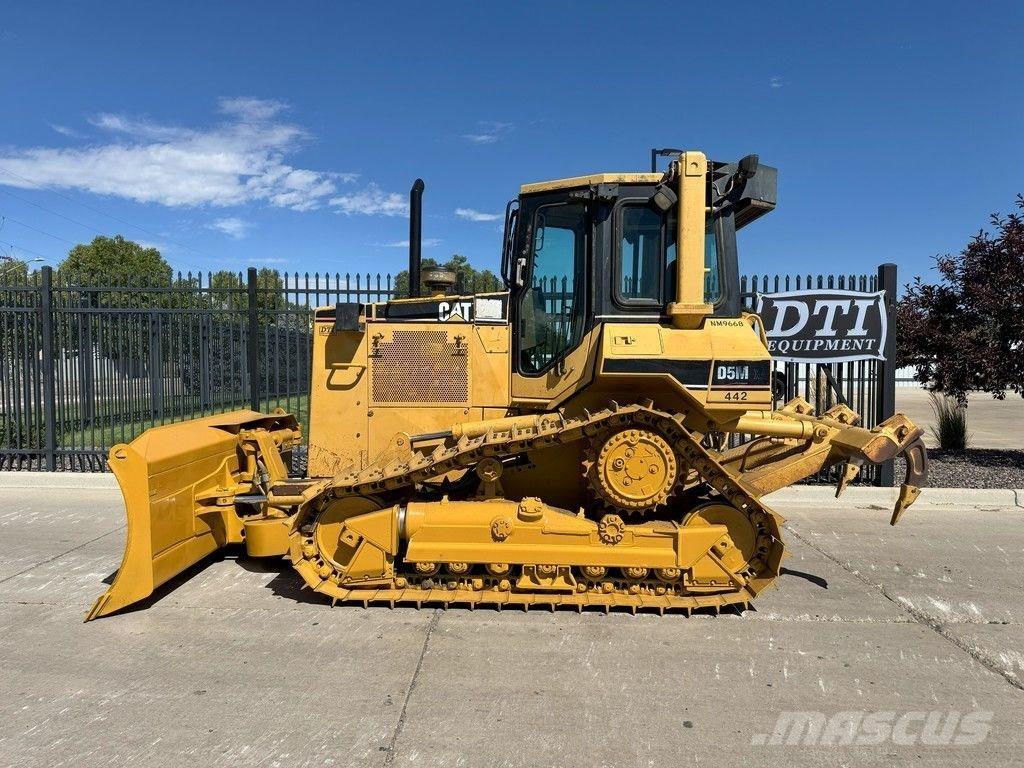 CAT D5M XL Crawler dozers