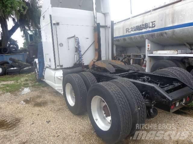 Kenworth T 660 Conventional Trucks / Tractor Trucks