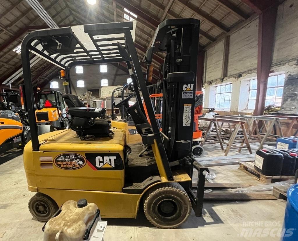 CAT EP 25 Electric Forklifts