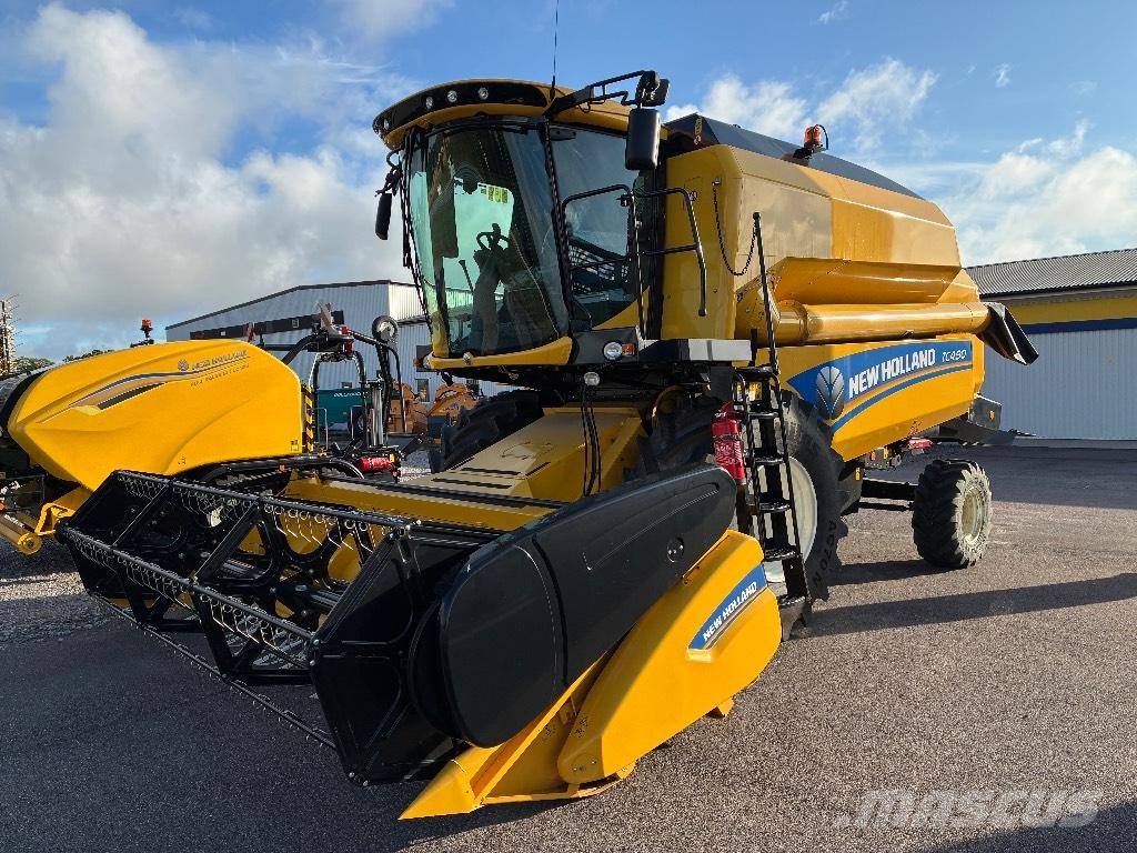 New Holland Tc 4.90 Combine Harvesters