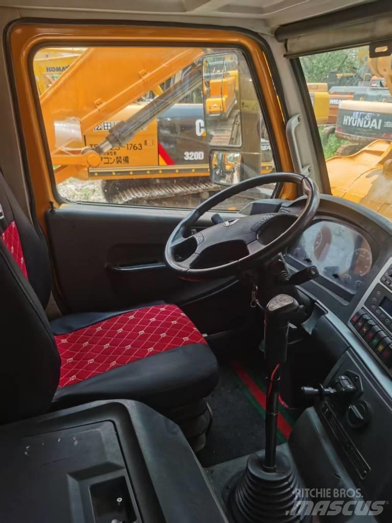 XCMG XCT 80 Mobile and all terrain cranes