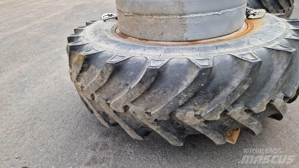  Paripyörät 18,4 r34 Tires, wheels and rims