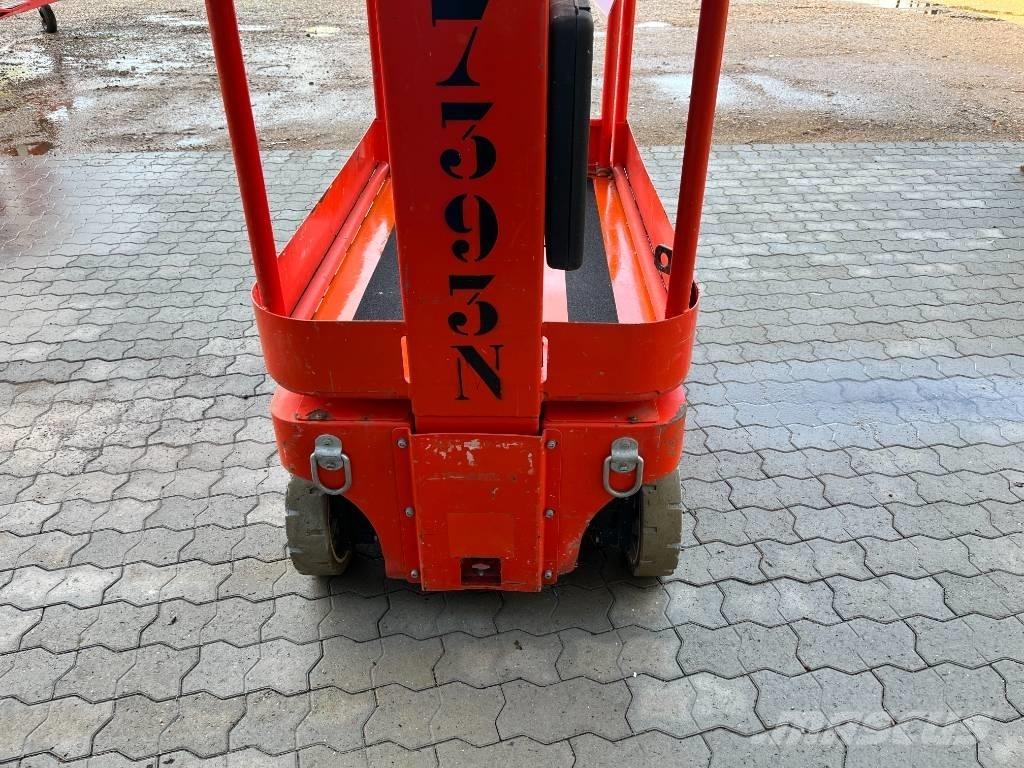 Snorkel TM 12 Vertical mast lifts