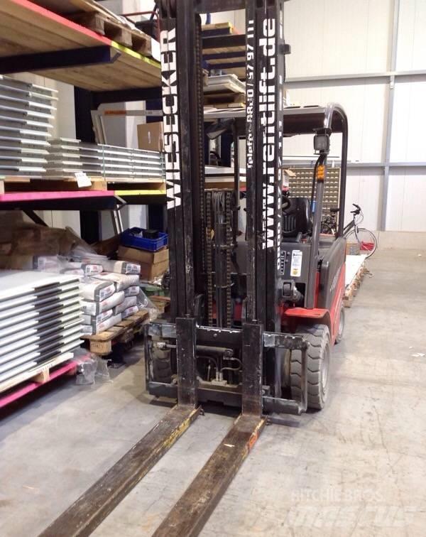 Manitou ME 430 AC Electric Forklifts