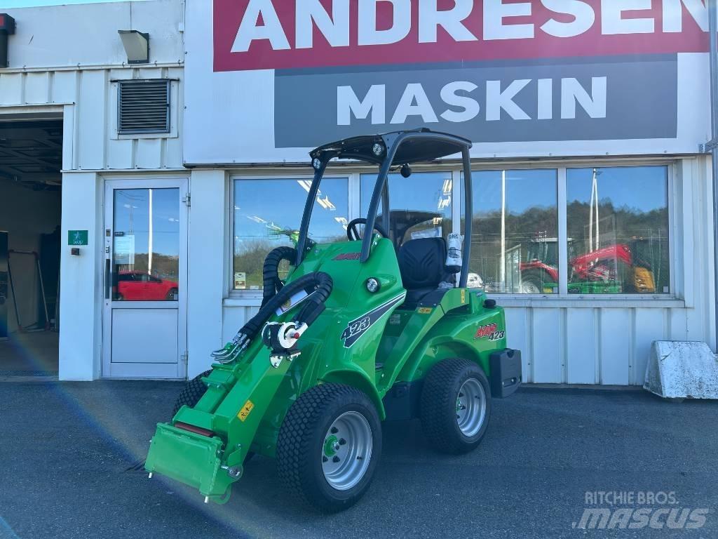 Avant 423 Skid Steer Loaders