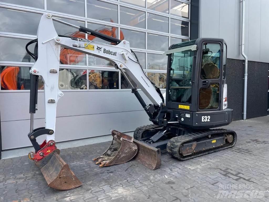 Bobcat E32 | A/C Mini Excavators <7t (Mini Diggers)