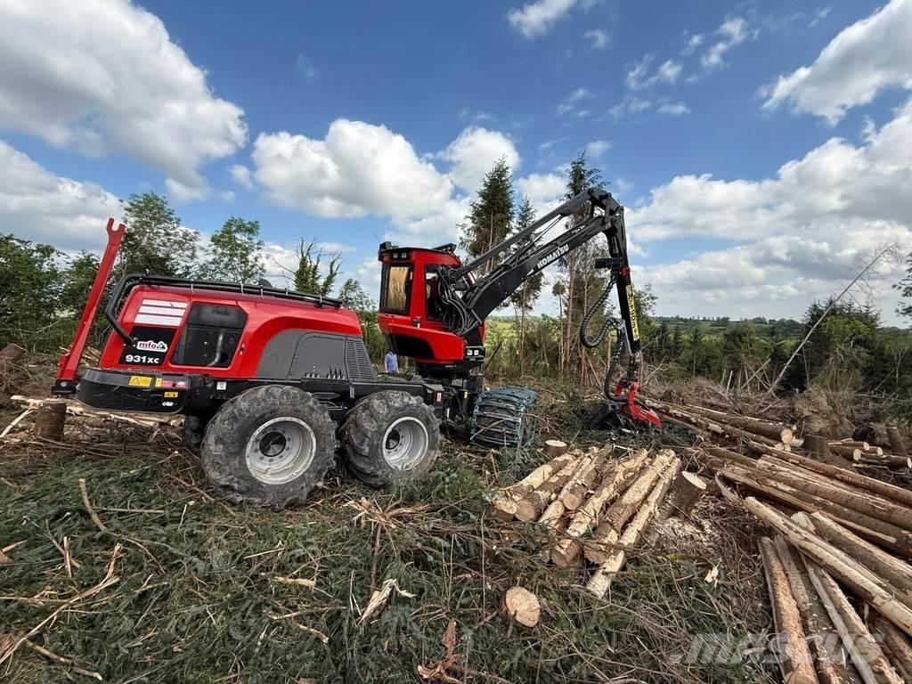 Komatsu 931XC Harvesters