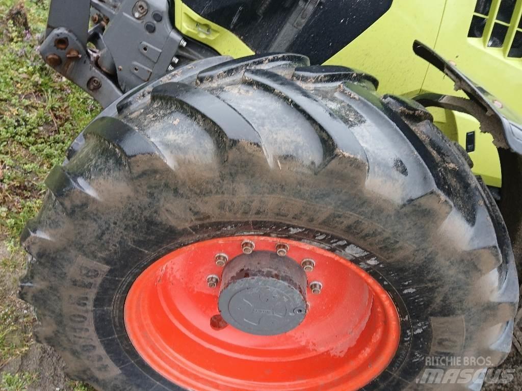 CLAAS ARION 630 Tractors