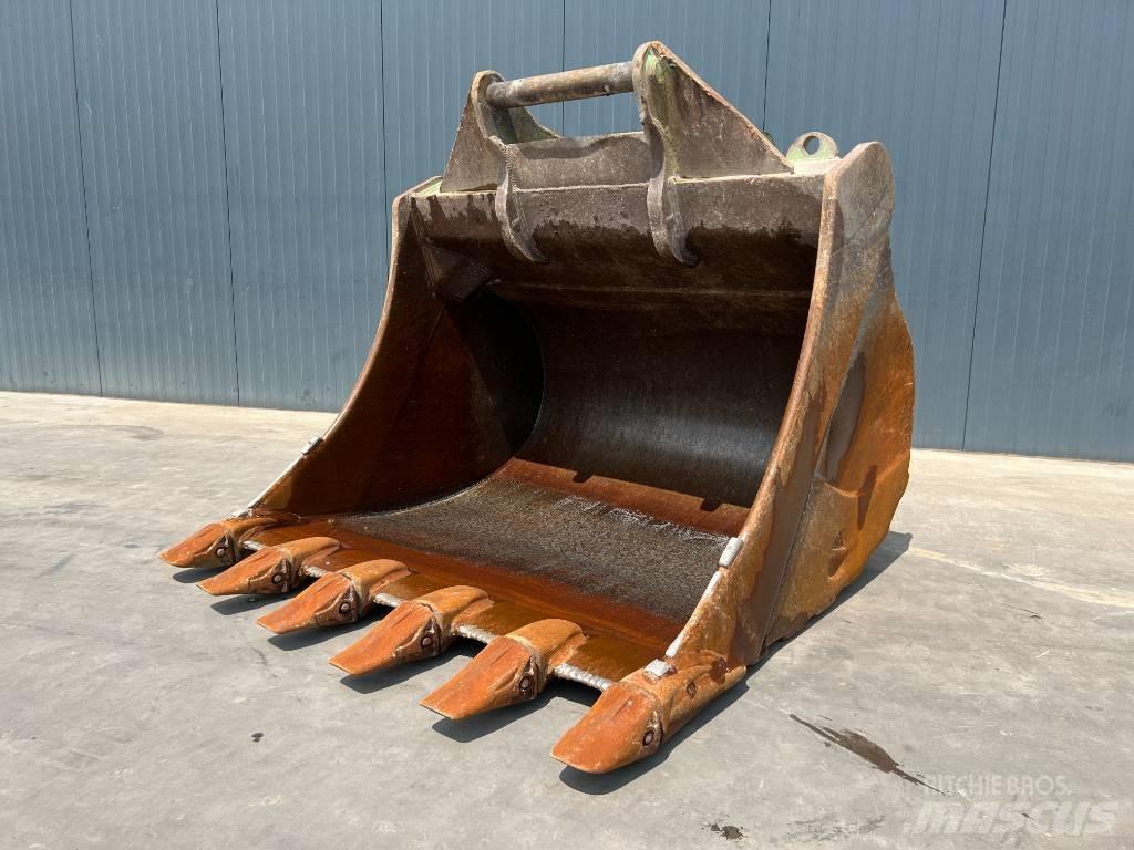 OilQuick OQ80 Buckets