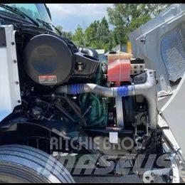 Volvo VNL 64T200 Conventional Trucks / Tractor Trucks