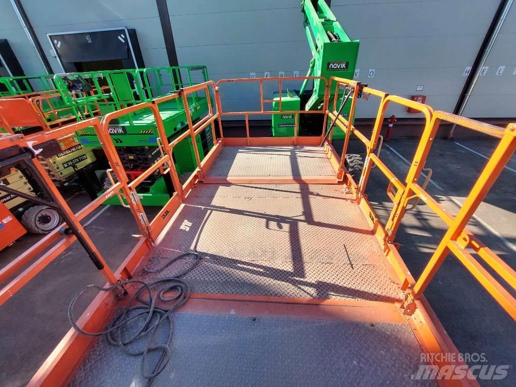 JLG 430 LRT Scissor Lifts