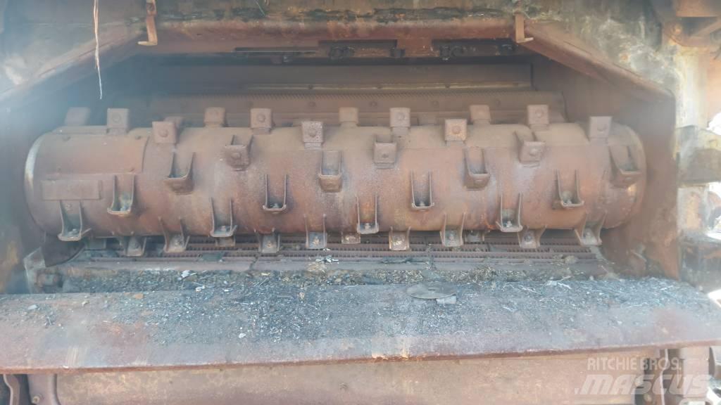 CLAAS Lexion 670 Combine Attachments
