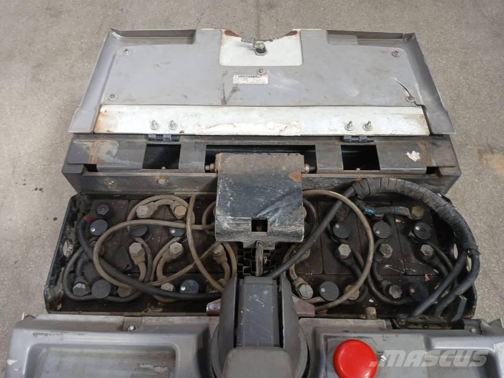 UniCarriers PLP 200 Low lifter with platform