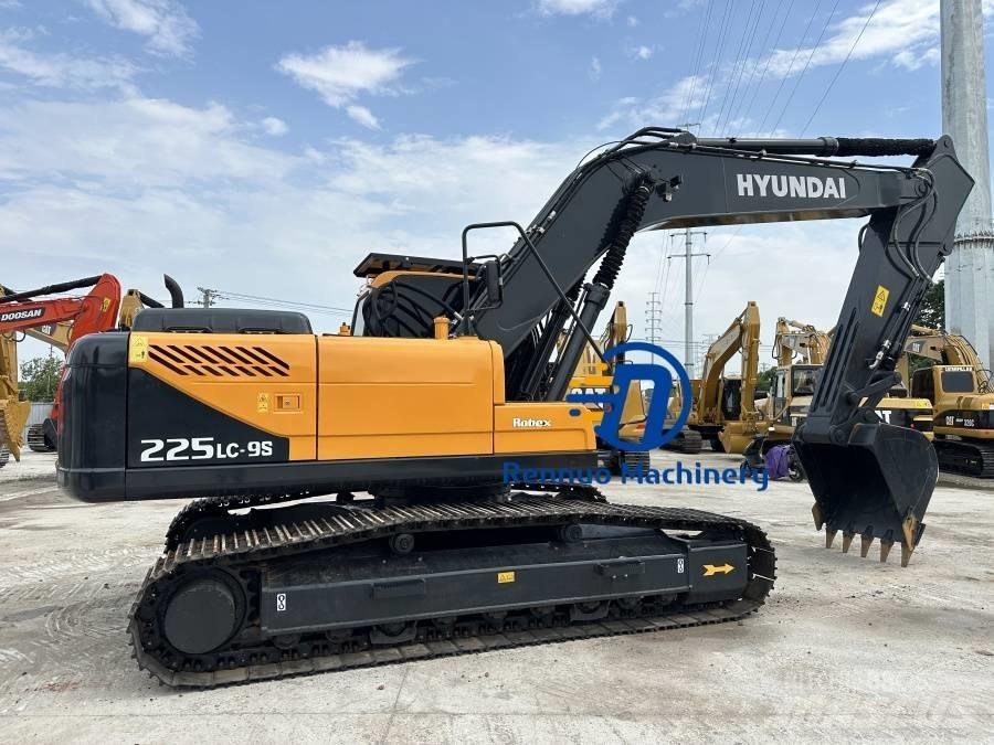 Hyundai 225LC-9S Crawler Excavators