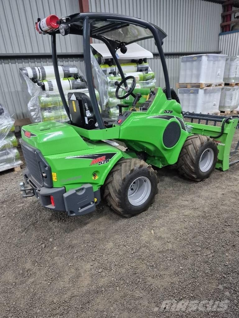 Avant 528 Multi purpose loaders