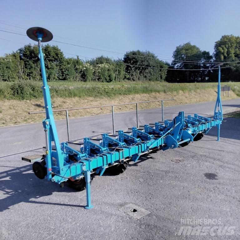 Monosem MECA 2000 Farm Drills