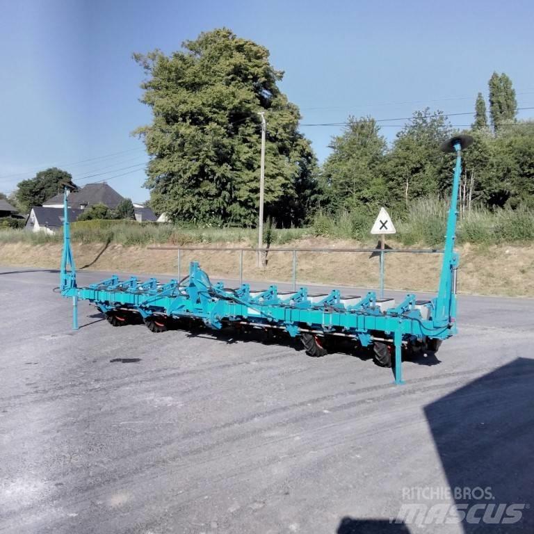 Monosem MECA 2000 Farm Drills