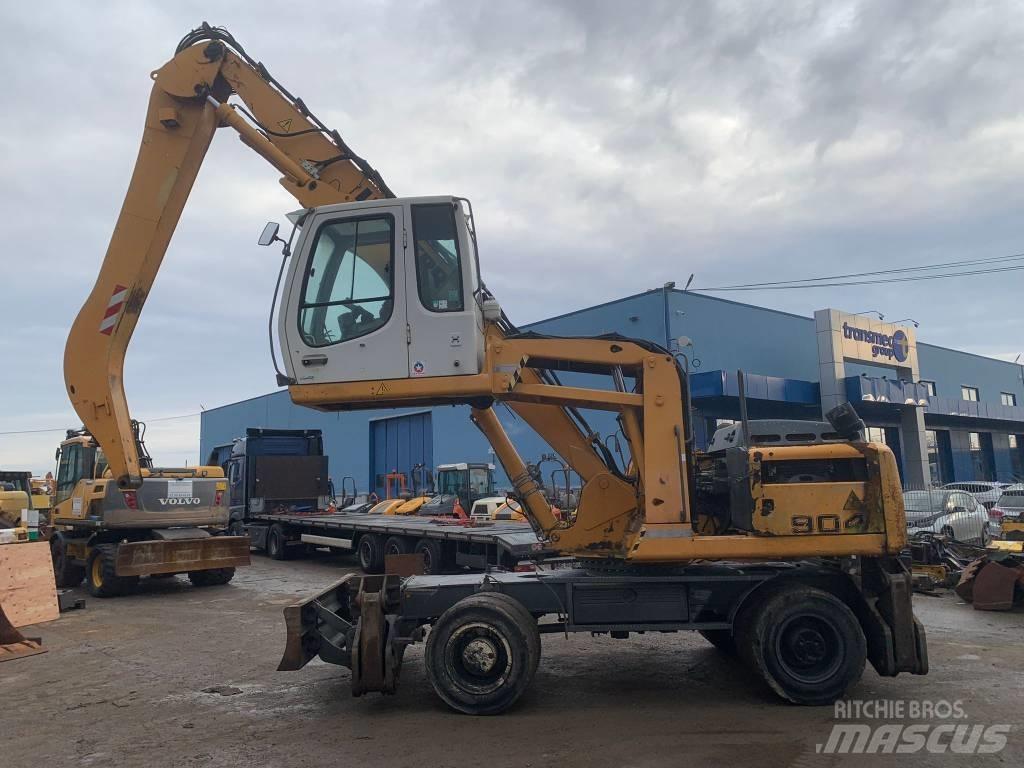 Liebherr A 904 C Wheeled Excavators