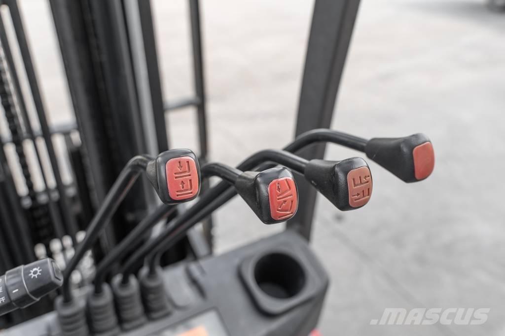Manitou MI 25 D Diesel Forklifts