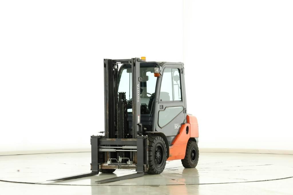 Toyota 02-8-FDF-30 Diesel Forklifts