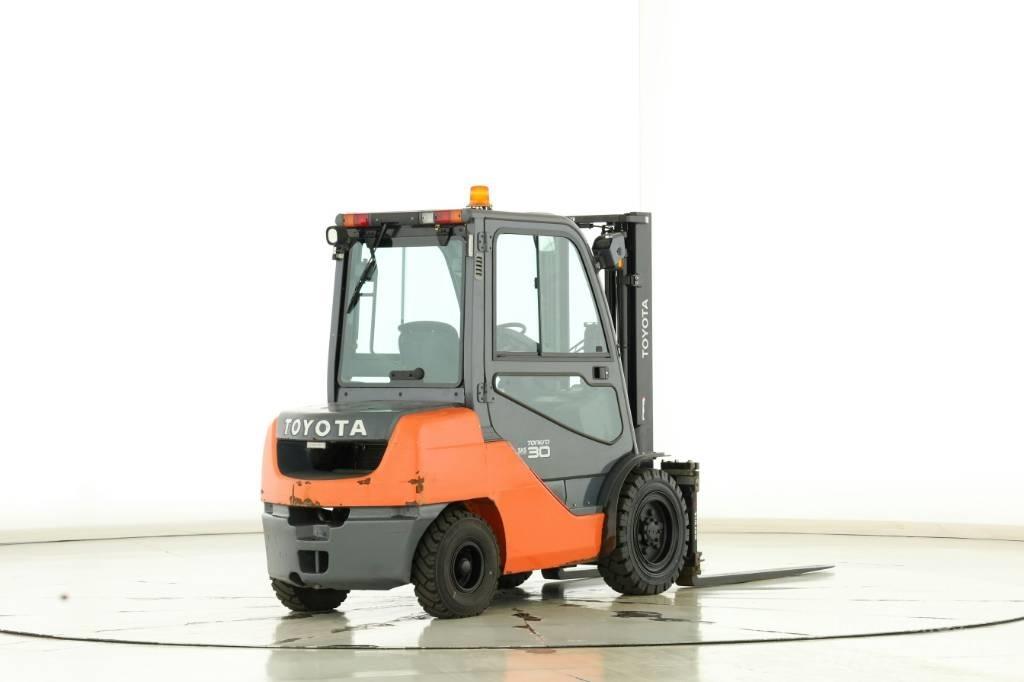 Toyota 02-8-FDF-30 Diesel Forklifts