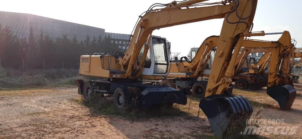 Liebherr A 902 Wheeled Excavators