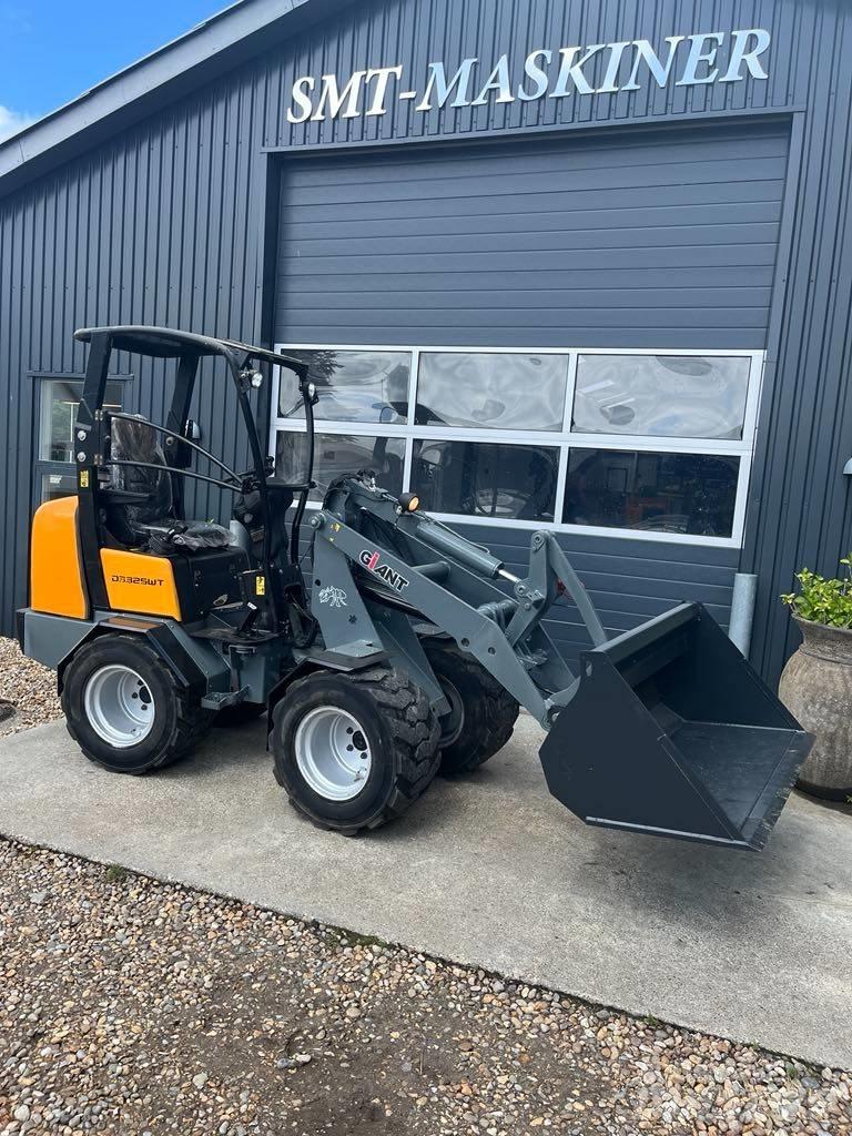 GiANT 332 SWT Mini Loader