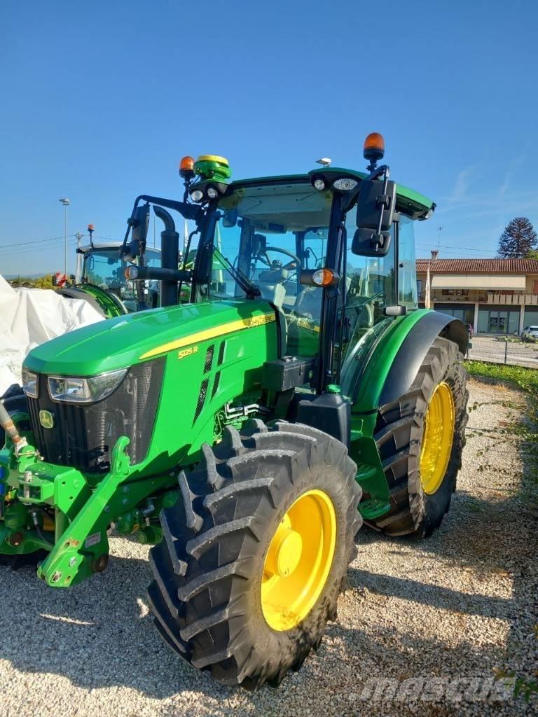 John Deere 5125 R Tractors