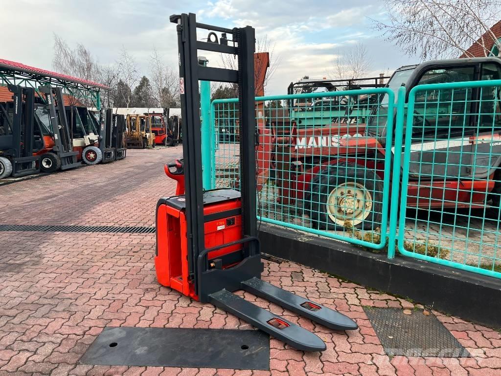 Linde L 14 V-3816 Self Propelled Stackers