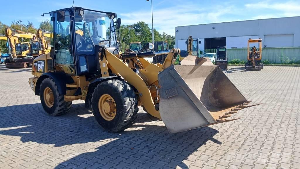 CAT 907 H 2 Wheel Loaders