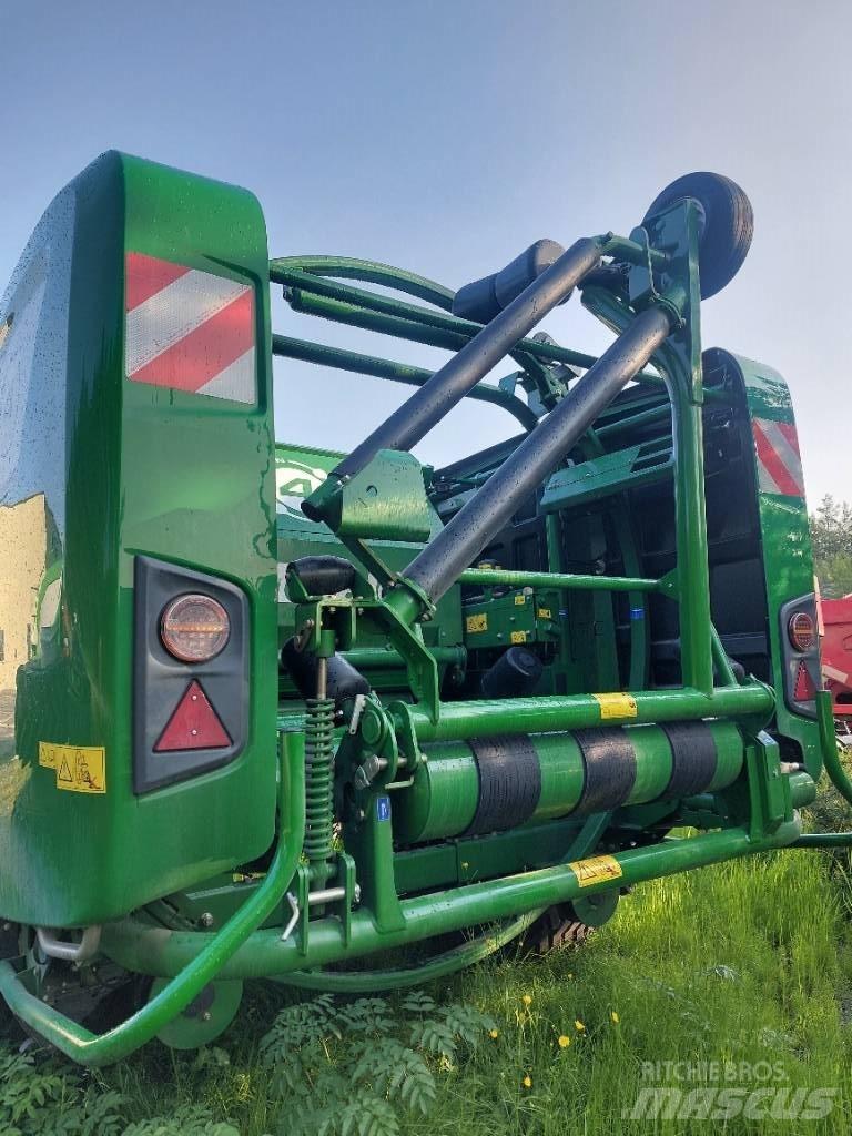 McHale Fusion 4 Round Balers