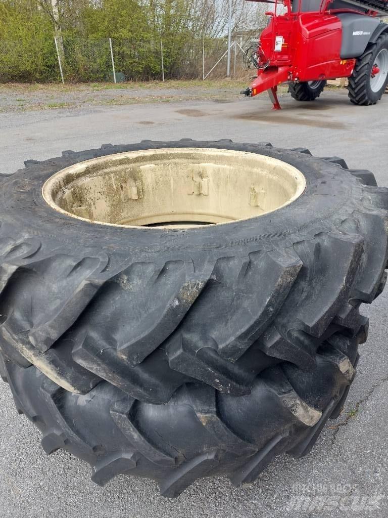  Paripyörät 16.9R38 Tires, wheels and rims
